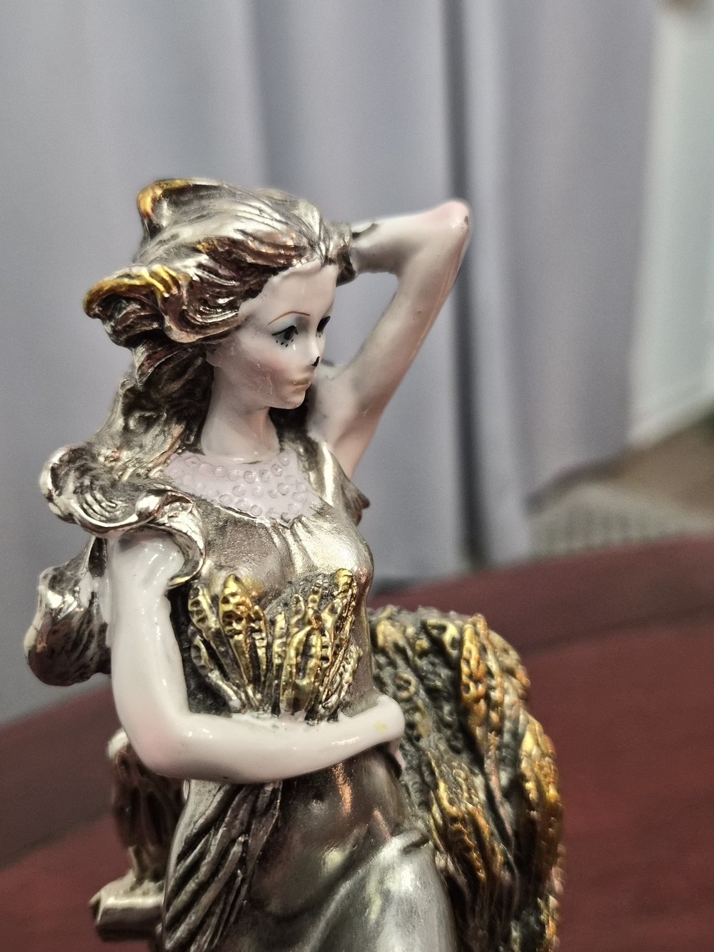Signed Victor 9 inches tall, Lady Figurine Sculpture Silver Gold Tone, Vintage - Picture 15 of 15